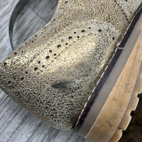 Carlton London Oxford Gold Metallic - Picture 7 of 13